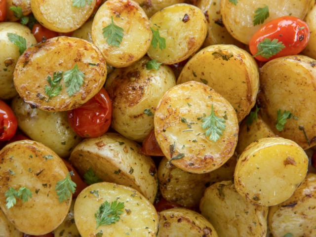 आलू को मत समझिए मामूली, खाने से मिलते हैं ये फायदे