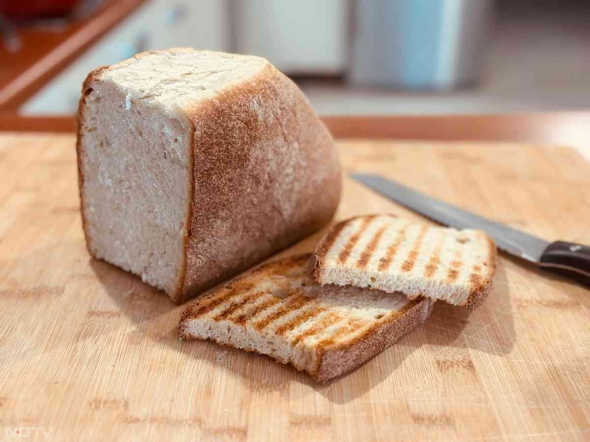 ज्&zwj;यादा ब्रेड खाने से पाचन क्रिया पर असर पड़ सकता है. Pic Credit- Pexels