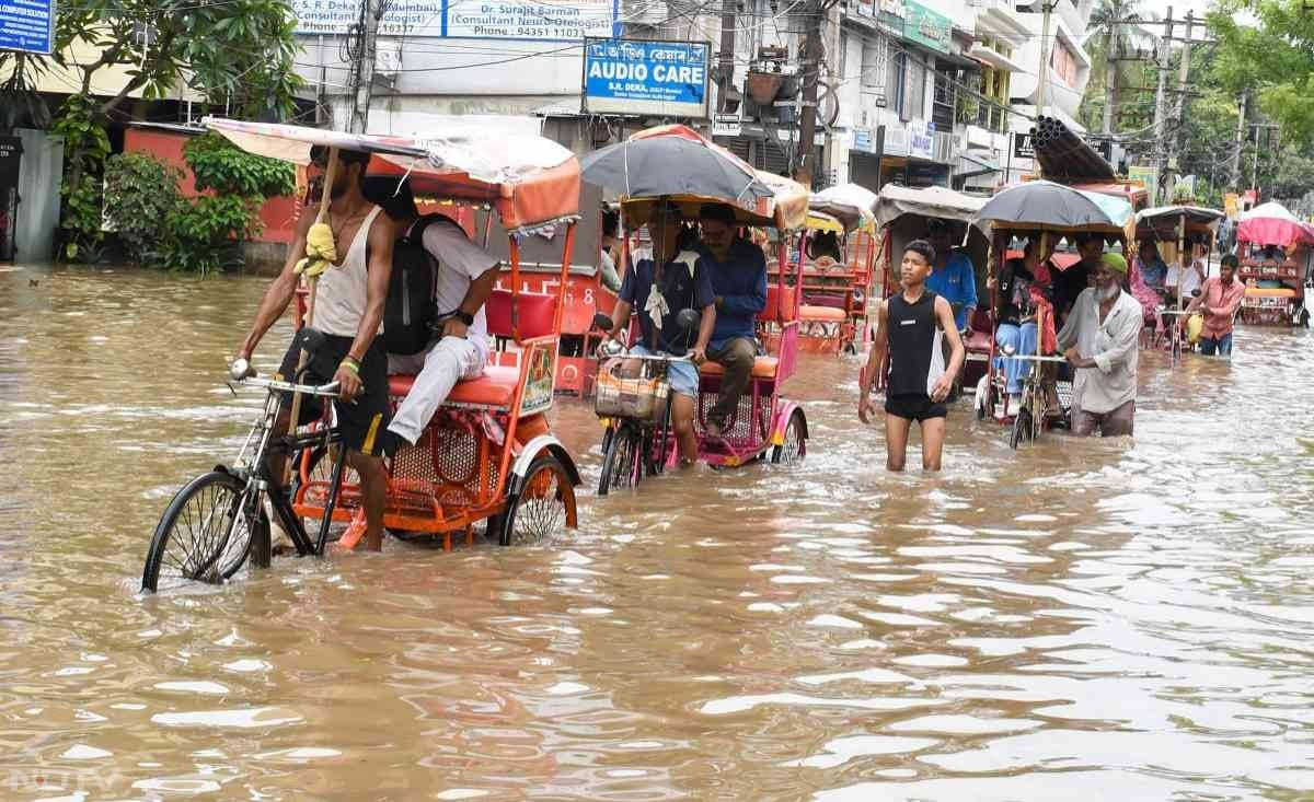 दिल्ली से लेकर असाम, पटना तक कई राज्यों में जमकर हुई बारिश, मौसम विभाग ने जारी किया अलर्ट