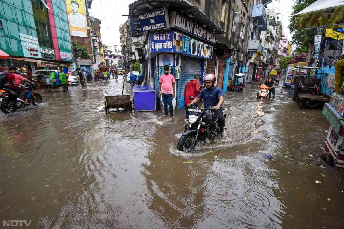 दिल्ली से लेकर असाम, पटना तक कई राज्यों में जमकर हुई बारिश, मौसम विभाग ने जारी किया अलर्ट