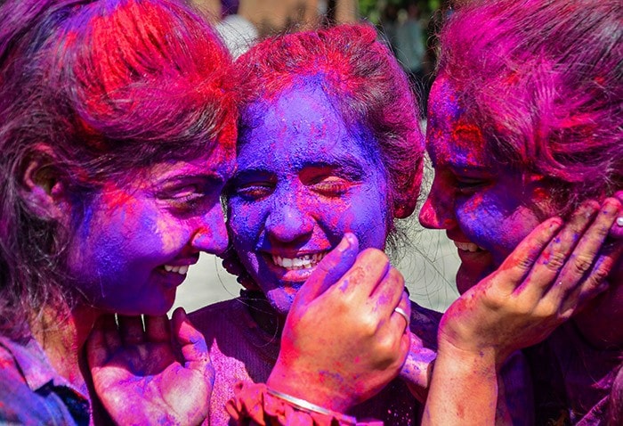 Holi 2022: Girls celebrate Holi in Amritsar, Punjab. (PTI)