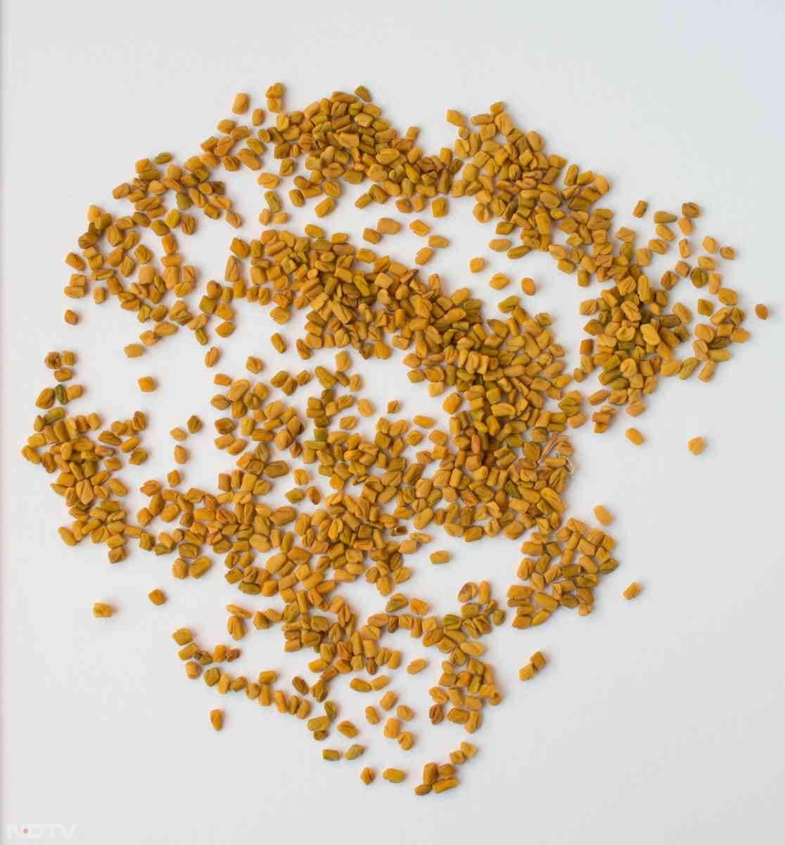 मेथी के दाने जोड़ों के दर्द के लिए असरदार हैं.