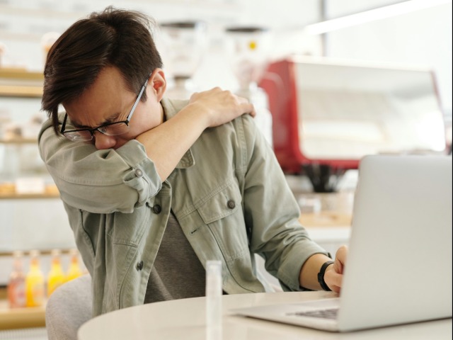 खांसी दूर करने के लिए क्&zwj;या करें?