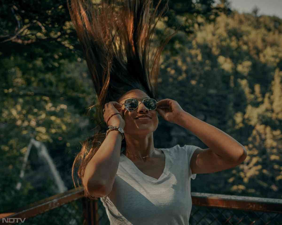 इस तेल को बनाने के लिए आपको चाहिए नारियल तेल (1 कप), ऑलिव ऑयल (2 चम्मच), मेथी दाना (1 चम्मच), करी पत्ता (2 डंडी), प्याज का रस (2 चम्मच) और आंवला पाउडर (1 चम्मच).