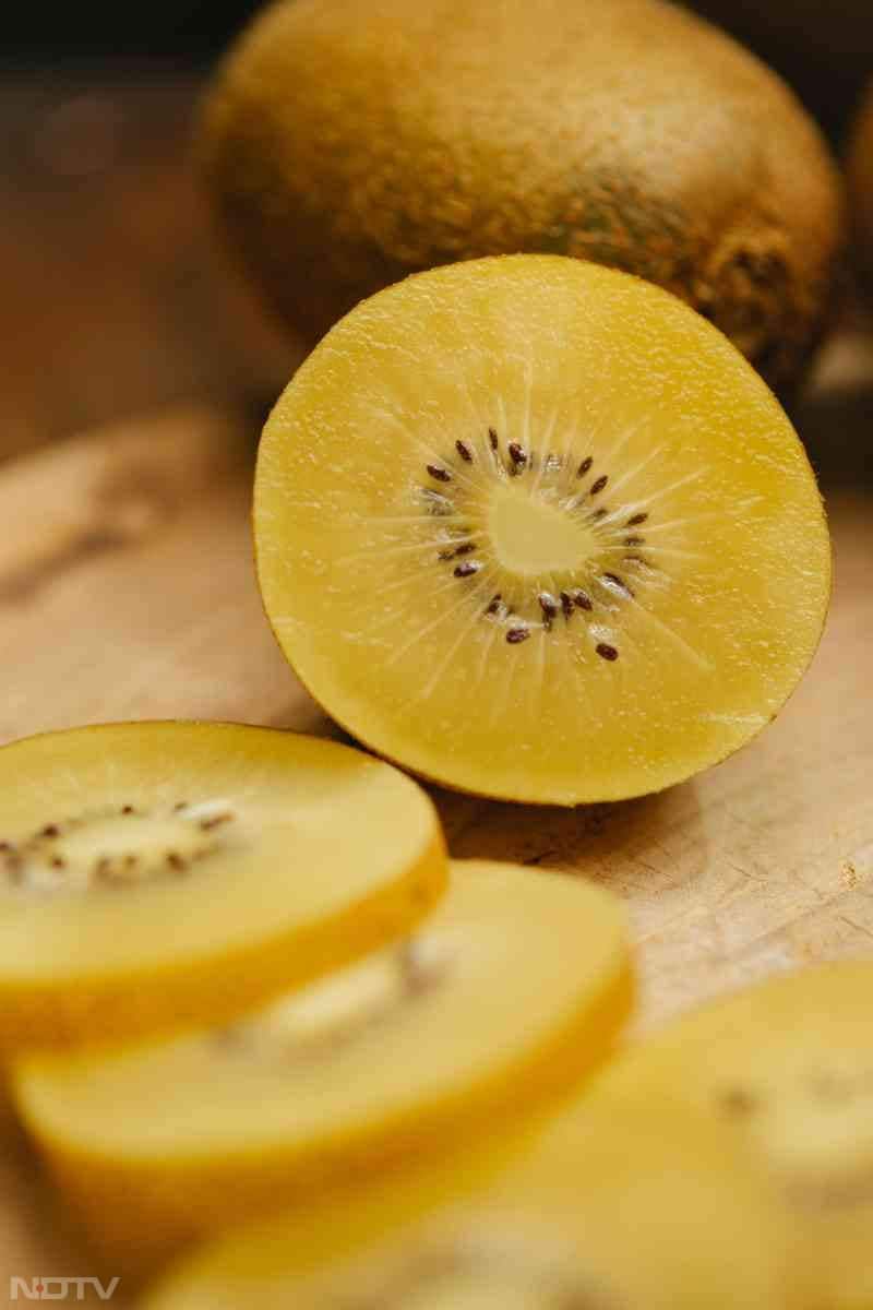 फल काटने के तुरंत बाद खराब नहीं होते हैं. पर इन्हें जितना जल्दी खा लिया जाए, उतना अच्छा है.