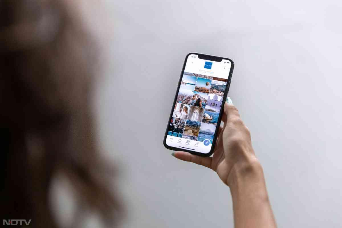 खास तौर पर पढ़ने वाले बच्&zwj;चों के लिए यह आदत बहुत नुकसानदायक साबित हो सकती है.