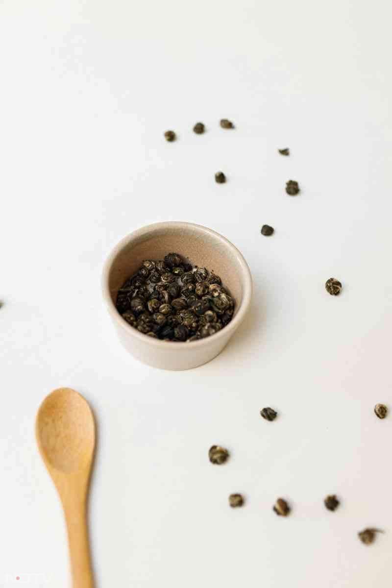 काली मिर्च में पपीते के सूखे बीज, आर्टिफिशियल कलर, छोटे काले पत्थर और मिट्टी तक मिलाई जाती है.Pic Credit- Pexels