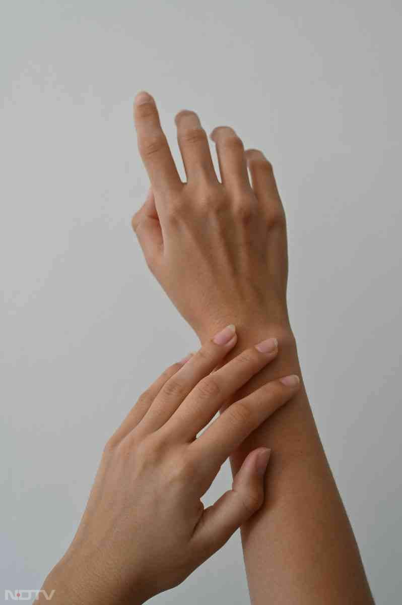 जब भी घर के काम के लिए पानी का इस्तेमाल करें, तो यह ध्यान रखें कि पानी न बहुत ठंडा हो और न ही बहुत गर्म.