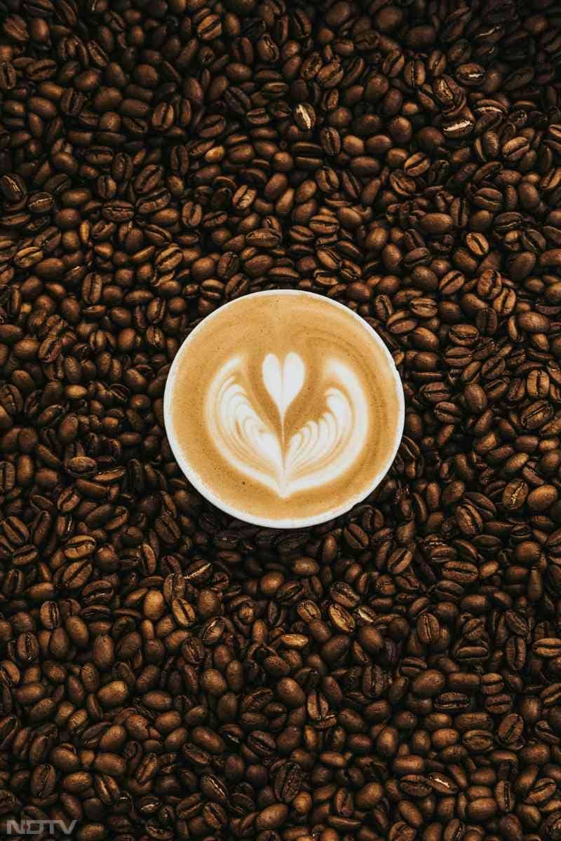 7. दूध और कॉफी का रेशियो 80 (दूध) + 20 (कॉफी) रखें, इससे फ्लेवर परफेक्ट आता है.