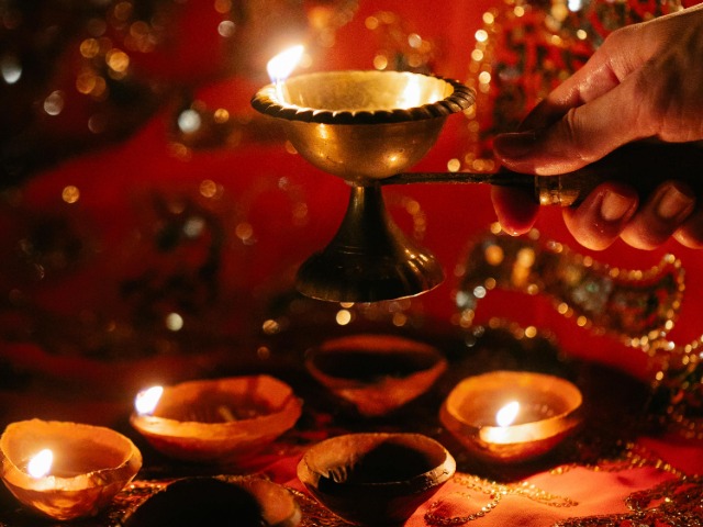 दिवाली में रहेंगे सेहतंमद, रखें इन बातों का ध्‍यान
