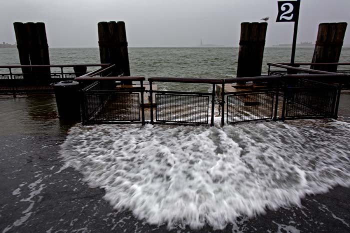 Superstorm Sandy slams into US East coast