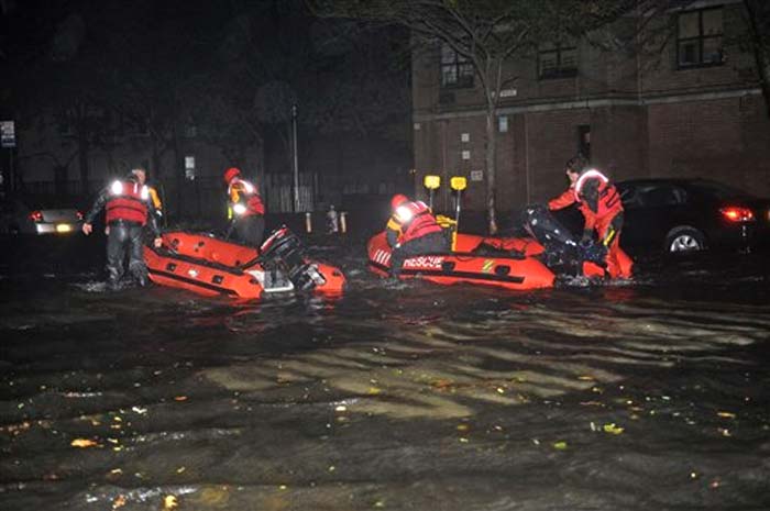 Superstorm Sandy slams into US East coast