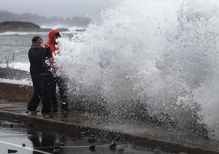 Superstorm Sandy slams into US East coast