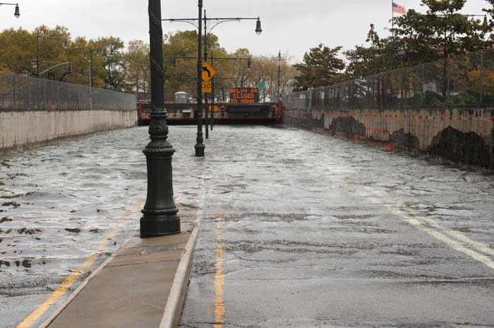 Superstorm Sandy slams into US East coast