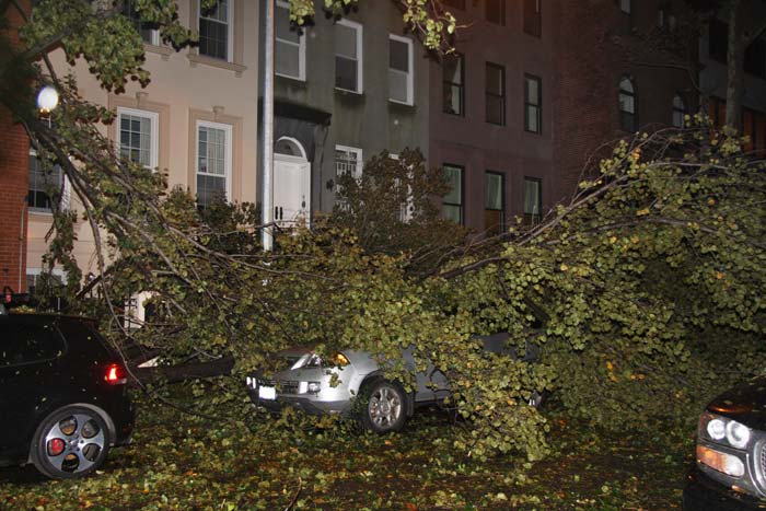 Superstorm Sandy slams into US East coast