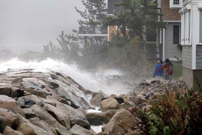 Superstorm Sandy slams into US East coast