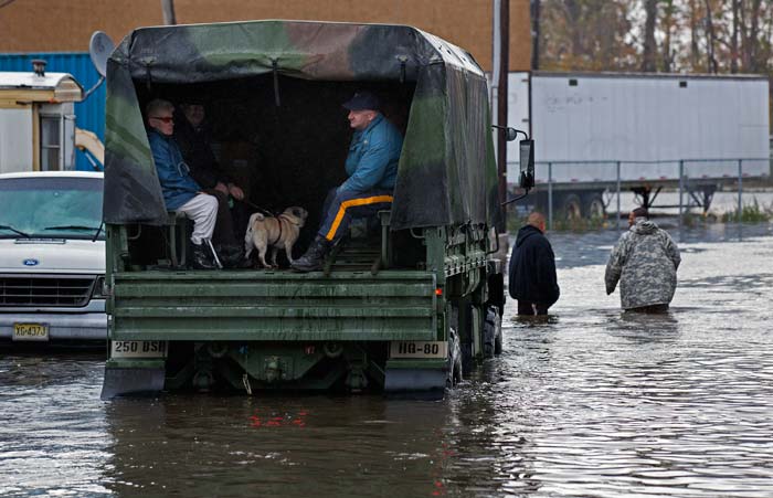 Superstorm Sandy slams into US East coast