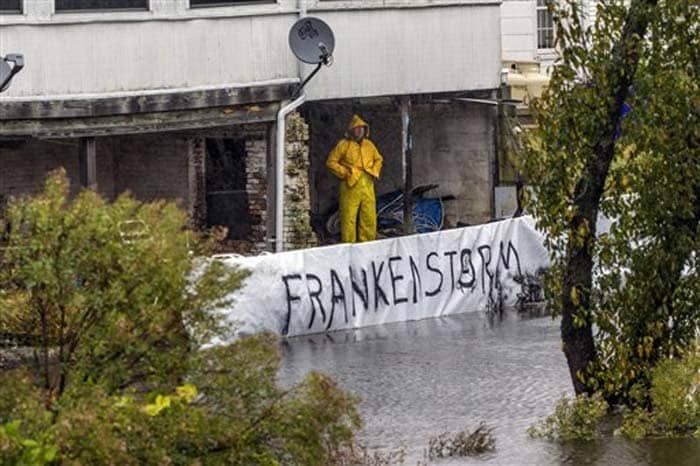 Superstorm Sandy slams into US East coast