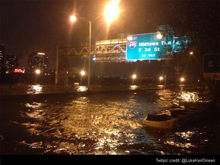 Superstorm Sandy slams into US East coast