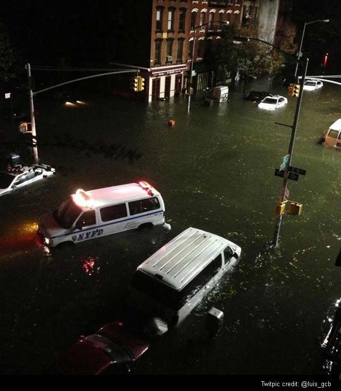 Superstorm Sandy slams into US East coast