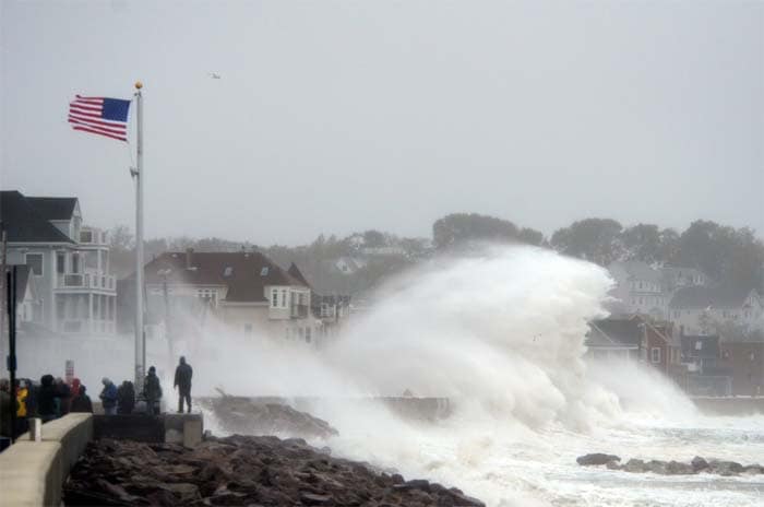 Superstorm Sandy slams into US East coast