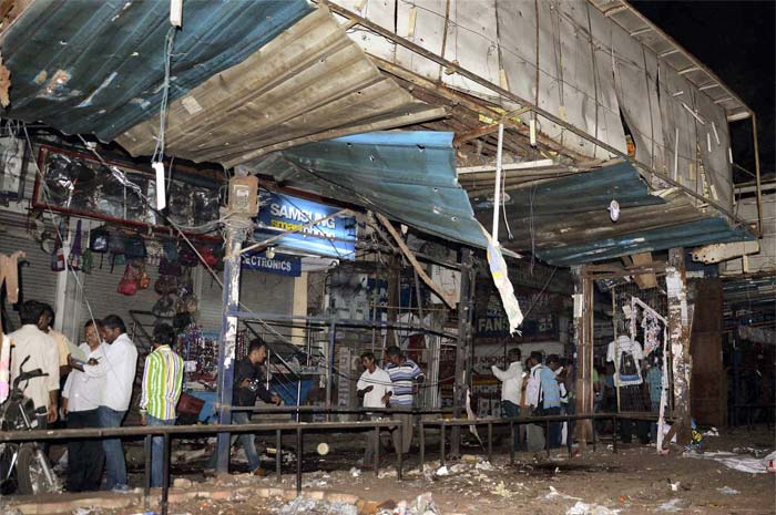 Kemmannu.com | Hyderabad serial blasts: at least 11 dead, 78 injured