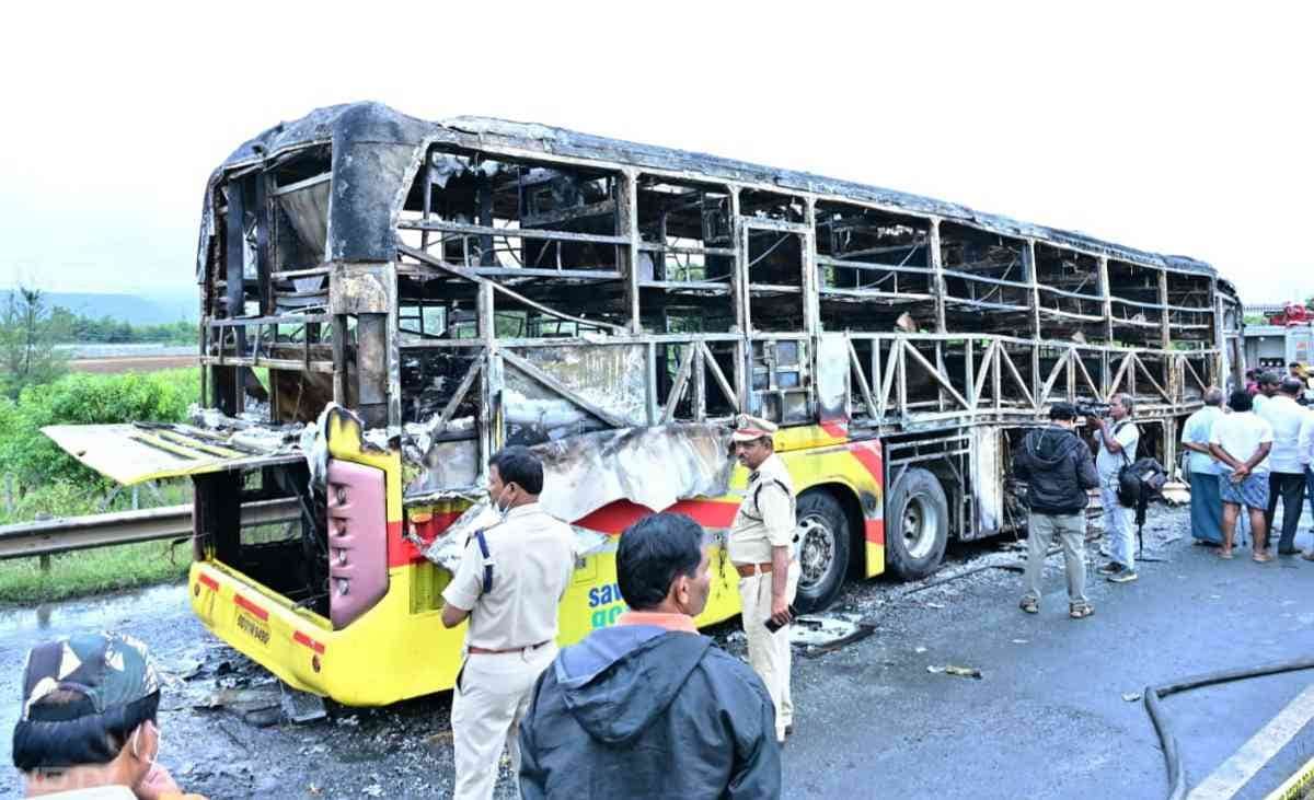 तेलंगाना के मुख्यमंत्री ए. रेवंत रेड्डी ने दुर्घटना पर गहरा दुःख व्यक्त किया और शोक संतप्त परिवार के सदस्यों के प्रति संवेदना व्यक्त की.