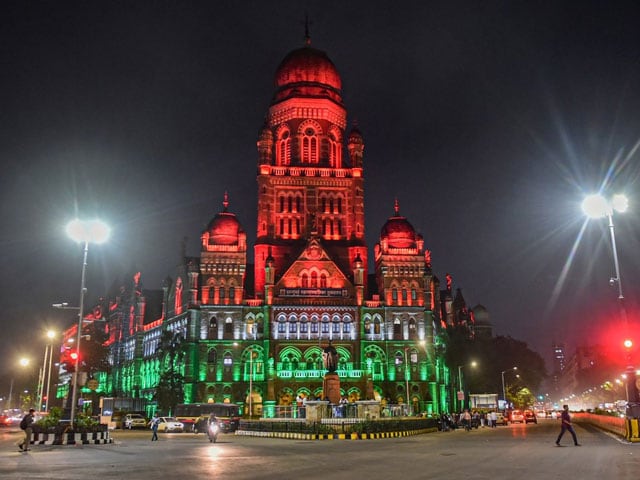 Photo : Saffron, White, Green Light Up Cities On 73rd Independence Day Eve