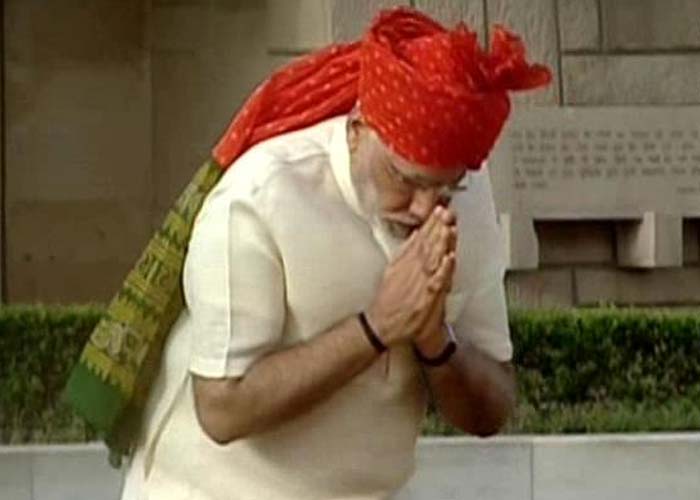 Earlier this morning Prime Minister Narendra Modi paid his tribute to the father of the nation Mahatma Gandhi at Raj Ghat in New Delhi on Independence Day. India Celebrates her 68th Independence Day on August 15, 2014