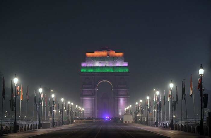 नई दिल्ली में इंडिया गेट की खूबसूरती देखती ही बन रही थी. फोटो:एएनआई