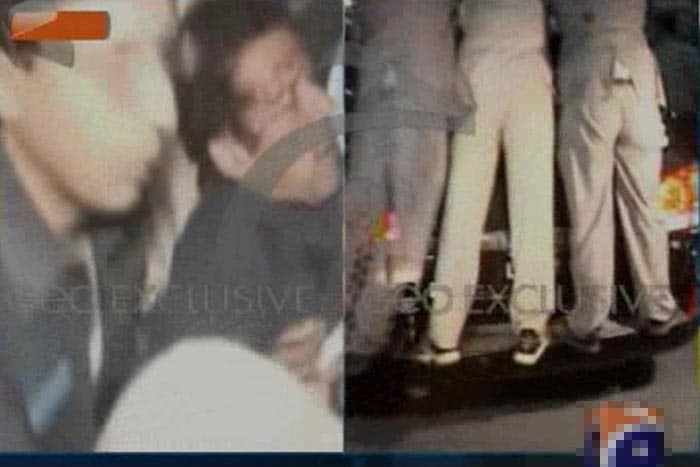 Imran Khan injured after he falls during rally in Lahore