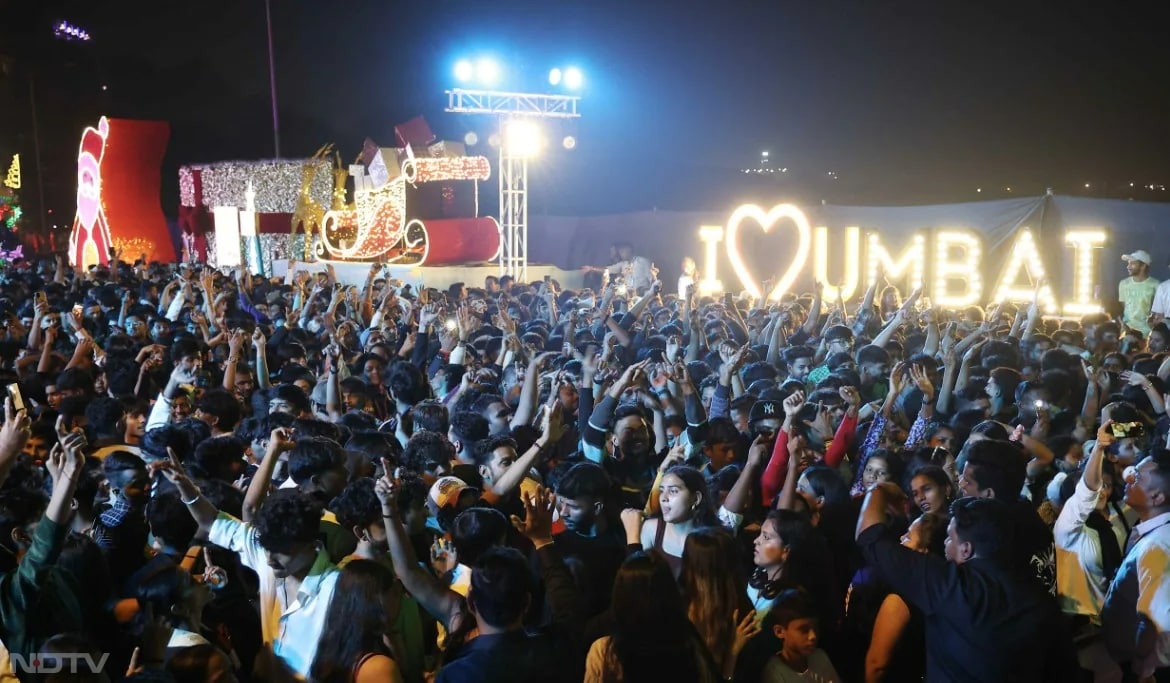 Mumbai's Juhu Beach, Chowpatty Beach, and Carter Road in Bandra were decorated and packed with people