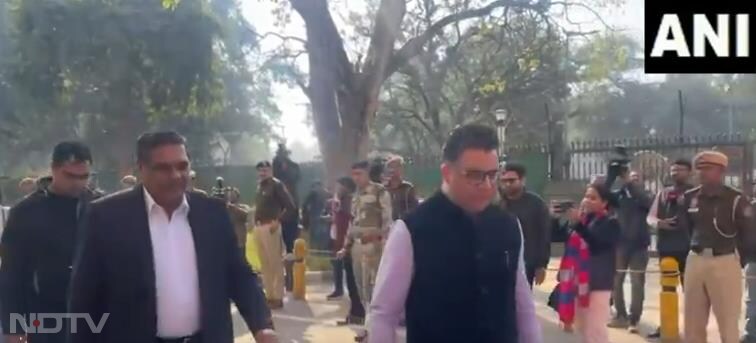 Chief Justice of India, Sanjiv Khanna casts his vote at a polling booth in Nirman Bhawan