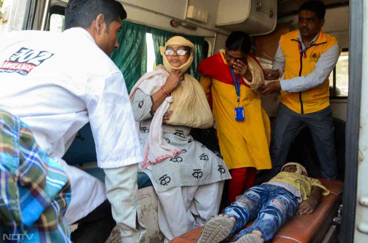 पाकिस्तान पर भारत की स्ट्राइक के बीच देशभर में मॉक ड्रिल, देखें ब्लैकआउट की रोचक तस्वीरें