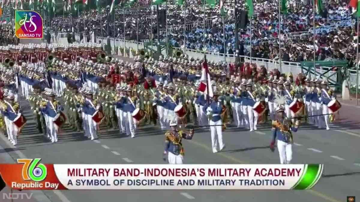 The Genderang Suling Canka Lokananta, a 190-member ensemble band from the Indonesian Military Academy (Akmil) and Marching Contingent, comprising 152 personnel from all branches of the Indonesian National Armed Forces (TNI) on Karvatya Path on 76th Republic Day.