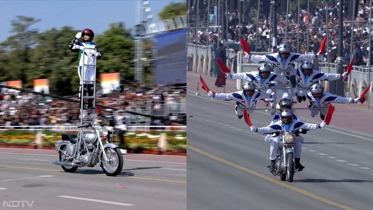 The Corps of Signals Motorcycle Rider Display Team, famously known as 'The Dare Devils', carried out breath-taking stunts during the motorcycle display. The team showcases their bravery and determination through a number of formations, including Bullet Salute, Tank Top, Double Jimmy, Devils Down, Ladder Salute, Shatrujeet, Shraddhanjali, Mercury Peak, Info Warriors, Lotus and Human Pyramid.