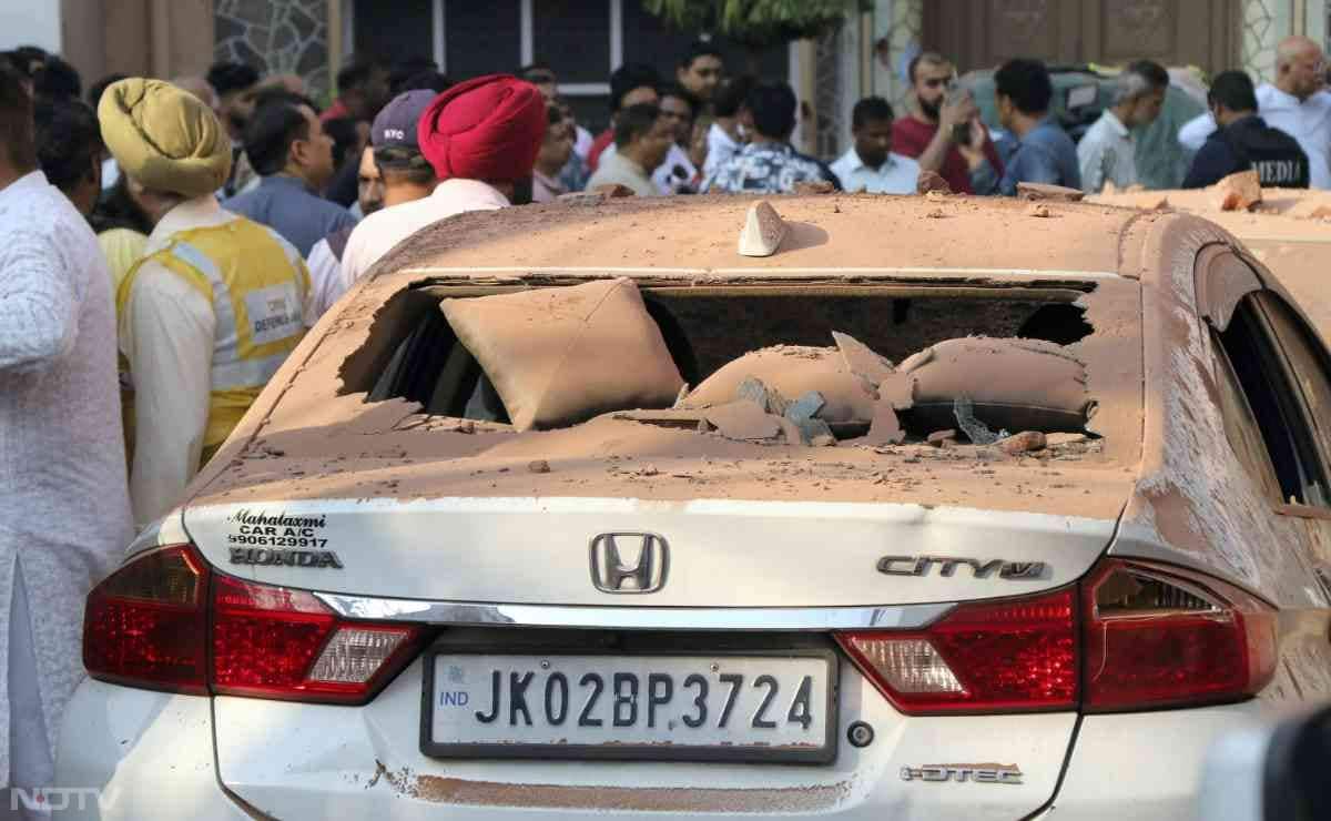 रात-दिन गोलाबारी, घर-कारों पर अटैक....  जम्मू में पाकिस्तान का पाप देखिए