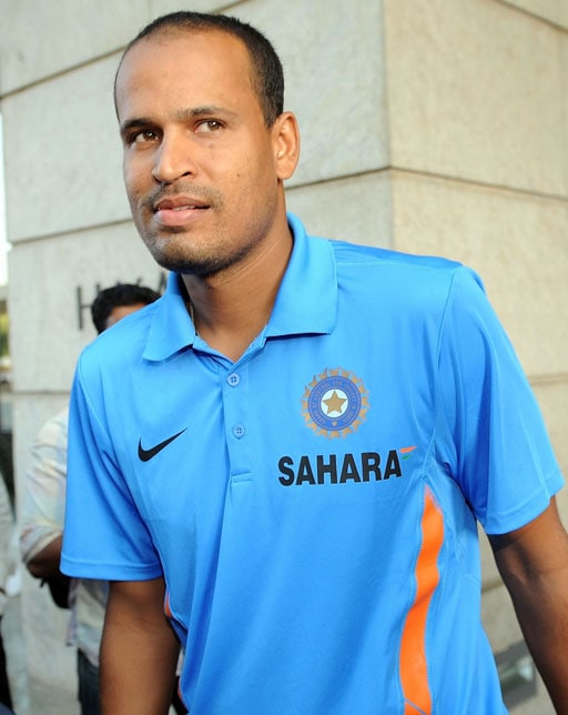 Yusuf Pathan walks to the team bus in Mumbai on September 18, 2009. India left for South Africa keen to maintain their consistency to fulfill their fans' expectations at the Champions Trophy from September 22 - October 5. (AFP Photo)