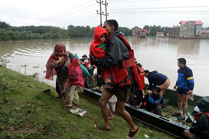 Jammu and Kashmir Massive Floods: Indian Army Rescues Stranded