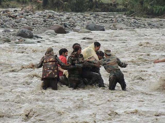 Jammu and Kashmir Massive Floods: Indian Army Rescues Stranded Jammu and Kashmir Massive Floods: Indian Army Rescues Stranded