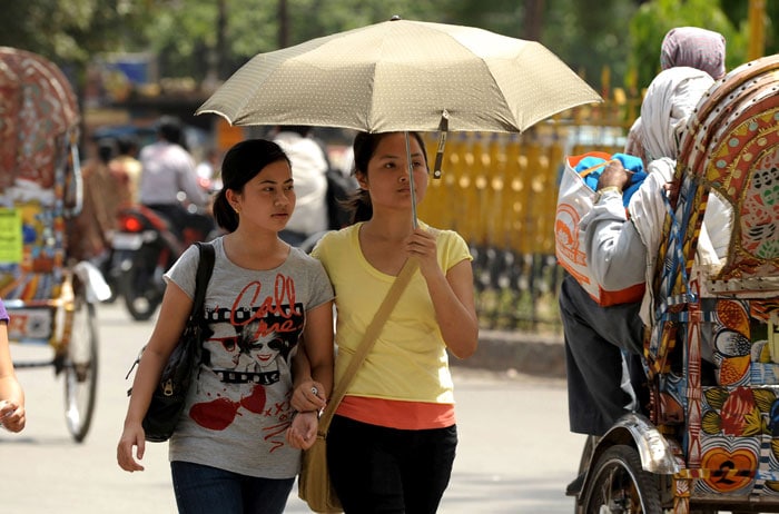 Tourists in Japiur are already experiencing the fierce Indian summer. (AFP Photo)