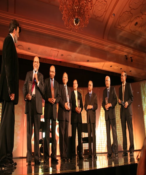 Dr. Prannoy Roy with India's Chief Election Commissioners of the past years.<br><br>Also seen in the same frame is the current Chief Election Commissioner of India, Navin Chawla.<br><br>
<a target="_blank" class="text2bold_link" href="http://www.ndtv.com/convergence/ndtv/new/ioy09/ioyhome09.aspx">NDTV Indian of the Year: And the winners are...</a>