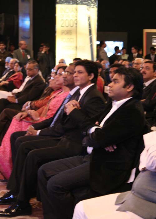 The superstar and the music maestro caught in the same frame. Shah Rukh Khan and academy award winner AR Rahman at the Indian of the Year award ceremony.<br><br>
<a target="_blank" class="text2bold_link" href="http://www.ndtv.com/convergence/ndtv/new/ioy09/ioyhome09.aspx">NDTV Indian of the Year: And the winners are...</a>