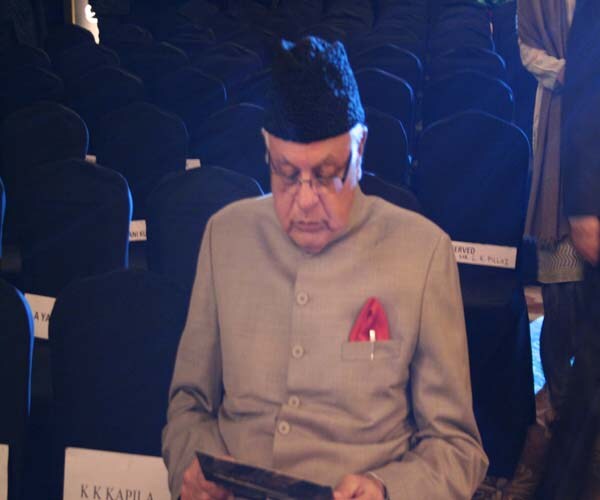 Former Jammu and Kashmir Chief Minister, Dr. Farooq Abdullah at the Indian of the Year award function.<br><br>
<a target="_blank" class="text2bold_link" href="http://www.ndtv.com/convergence/ndtv/new/ioy09/ioyhome09.aspx">NDTV Indian of the Year: And the winners are...</a>