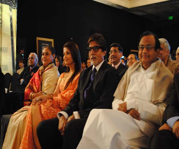 Bollywood icon Amitabh Bachchan, with his wife Jaya Bachchan, daughter-in-law Aishwarya Rai and Home Minister P. Chidambaram.<br><br>
<a target="_blank" class="text2bold_link" href="http://www.ndtv.com/convergence/ndtv/new/ioy09/ioyhome09.aspx">NDTV Indian of the Year: And the winners are...</a>