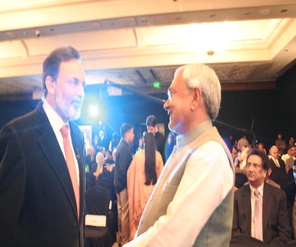 In this picture, NDTV Chairman Dr. Prannoy Roy with Bihar Chief Minister Nitish Kumar.<br><br>
<a target="_blank" class="text2bold_link" href="http://www.ndtv.com/convergence/ndtv/new/ioy09/ioyhome09.aspx">NDTV Indian of the Year: And the winners are...</a>