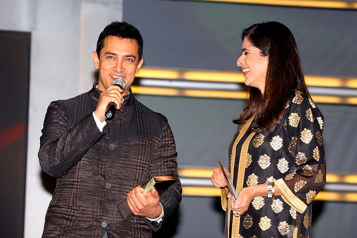 Aamir Khan speaks after he was awarded the Entertainer of the Year award for 2008. A moment to cherish, of course!