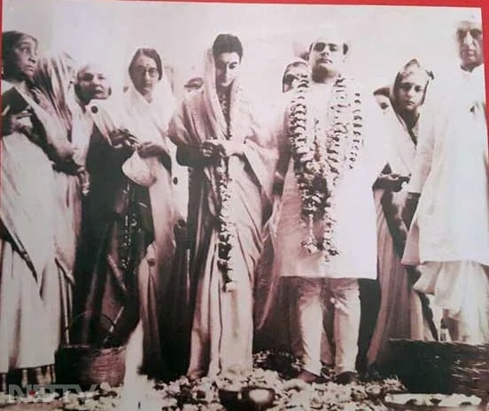 रेहान के नाना की मां और देश की पूर्व प्रधानमंत्री इंदिरा गांधी ने भी फिरोज गांधी से प्रेम विवाह किया. दोनों की शादी  26 मार्च 1942 को तत्कालीन इलाहाबाद के आनंद भवन में हुई थी.