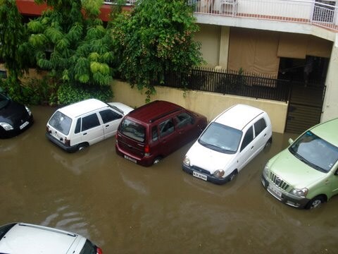 A rooftop view of Vasant Kunj gives a clear picture of the extent of flooding. In all ground floor houses, water level was up to 12 inches.