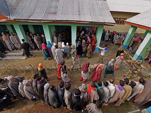 Photo : Long Queues, Brisk Polling in First Phase of J&K Assembly Elections